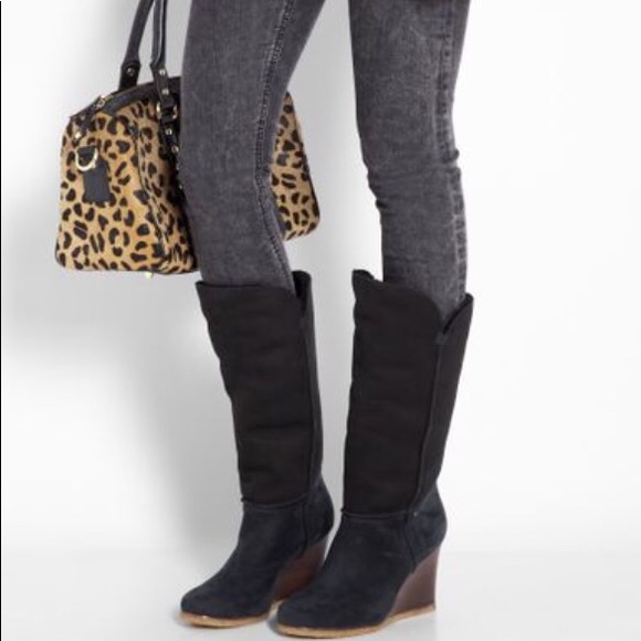 ❤️💯 original Ugg black suede wedge boots - Picture 2 of 13